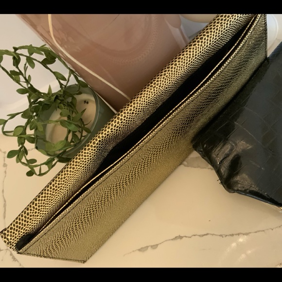 3/$15 2 cute clutches - Picture 4 of 6